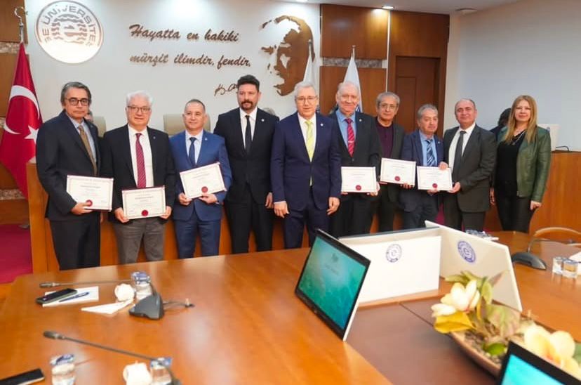 Ege Üniversitesi Ziraat Fakültesi Süt Teknolojisi Bölümü olarak ZİDEK\'ten 2 yıl daha akredite olarak eğitimi ve öğretimimizi daha kaliteli sürdürme hedefimizde ilerliyoruz.
